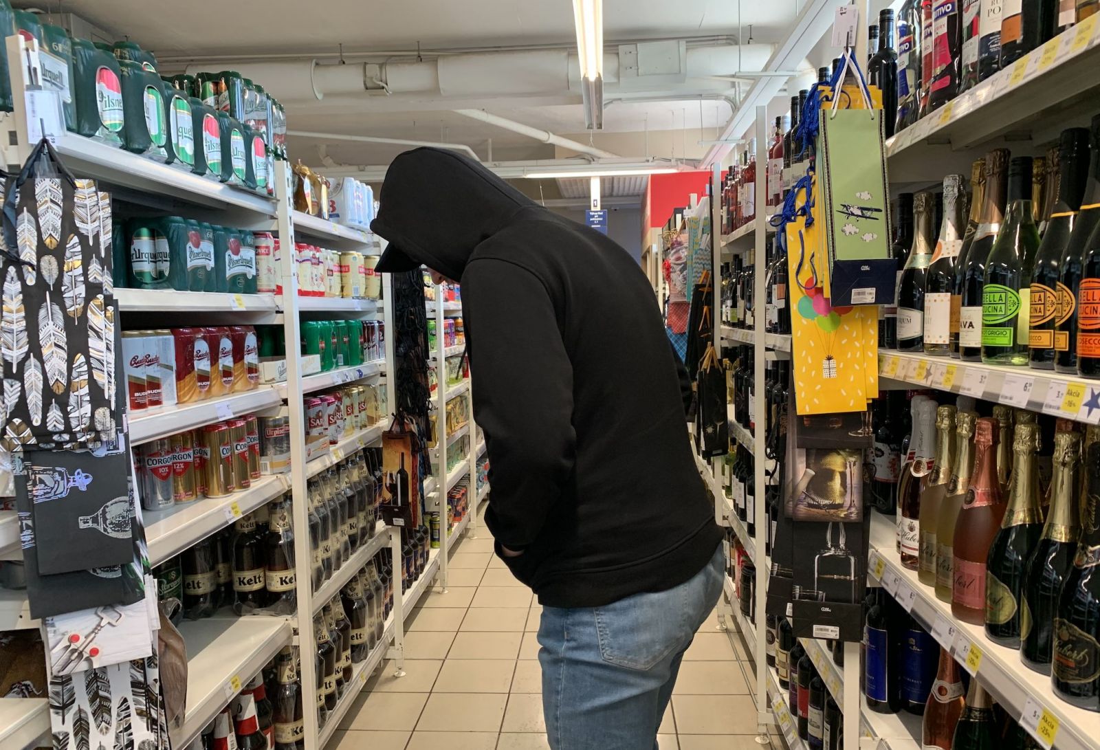 Čo Slováci kradnú v obchodoch a aké triky používajú? Supermarketov sme sa spýtali, či je náš národ dobrý v krádežiach