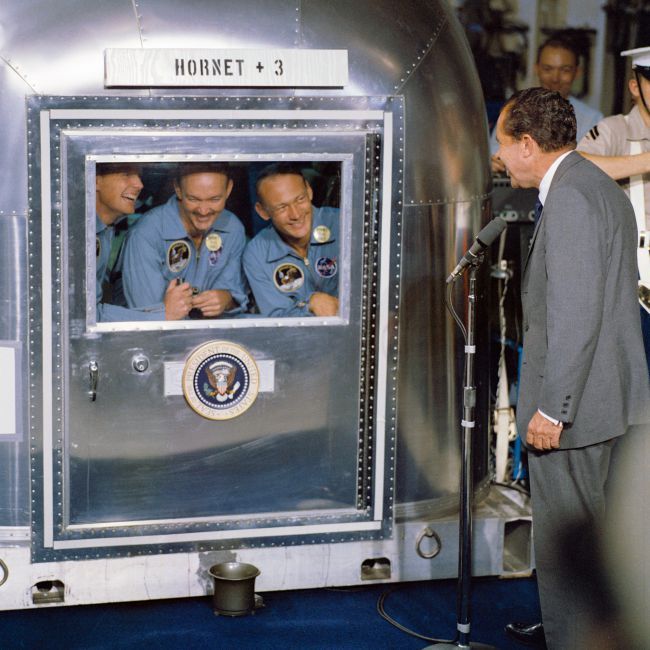 Posádka Apolla 11 sa bojí kontaminácie Zeme. NASA vraj spravila chybu, ktorá môže ohroziť celú planétu