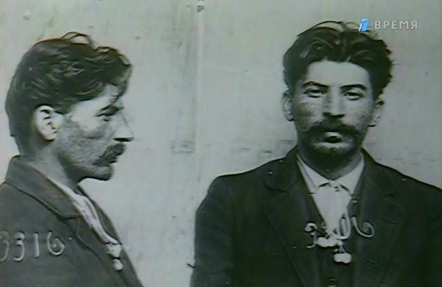 Nacistická vlajka v hlavním městě USA či San Francisco po velkém zemětřesení na starých fotkách, které ležely kdesi v archivech