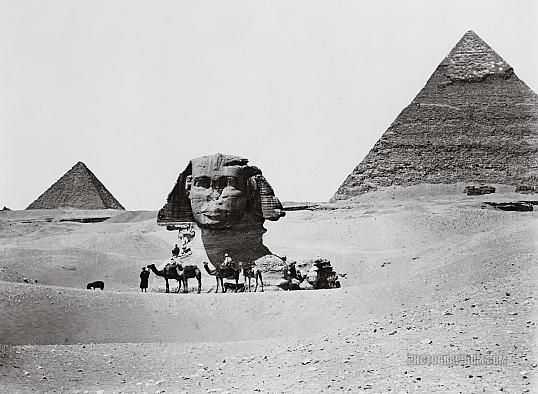 Málo vídané fotografie nejznámější sfingy světa zaujmou každého nadšence historie. Jak vypadal symbol Egypta před desítkami let?