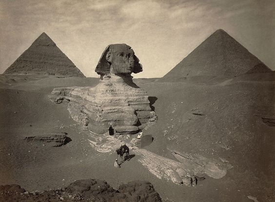 Málo vídané fotografie nejznámější sfingy světa zaujmou každého nadšence historie. Jak vypadal symbol Egypta před desítkami let?