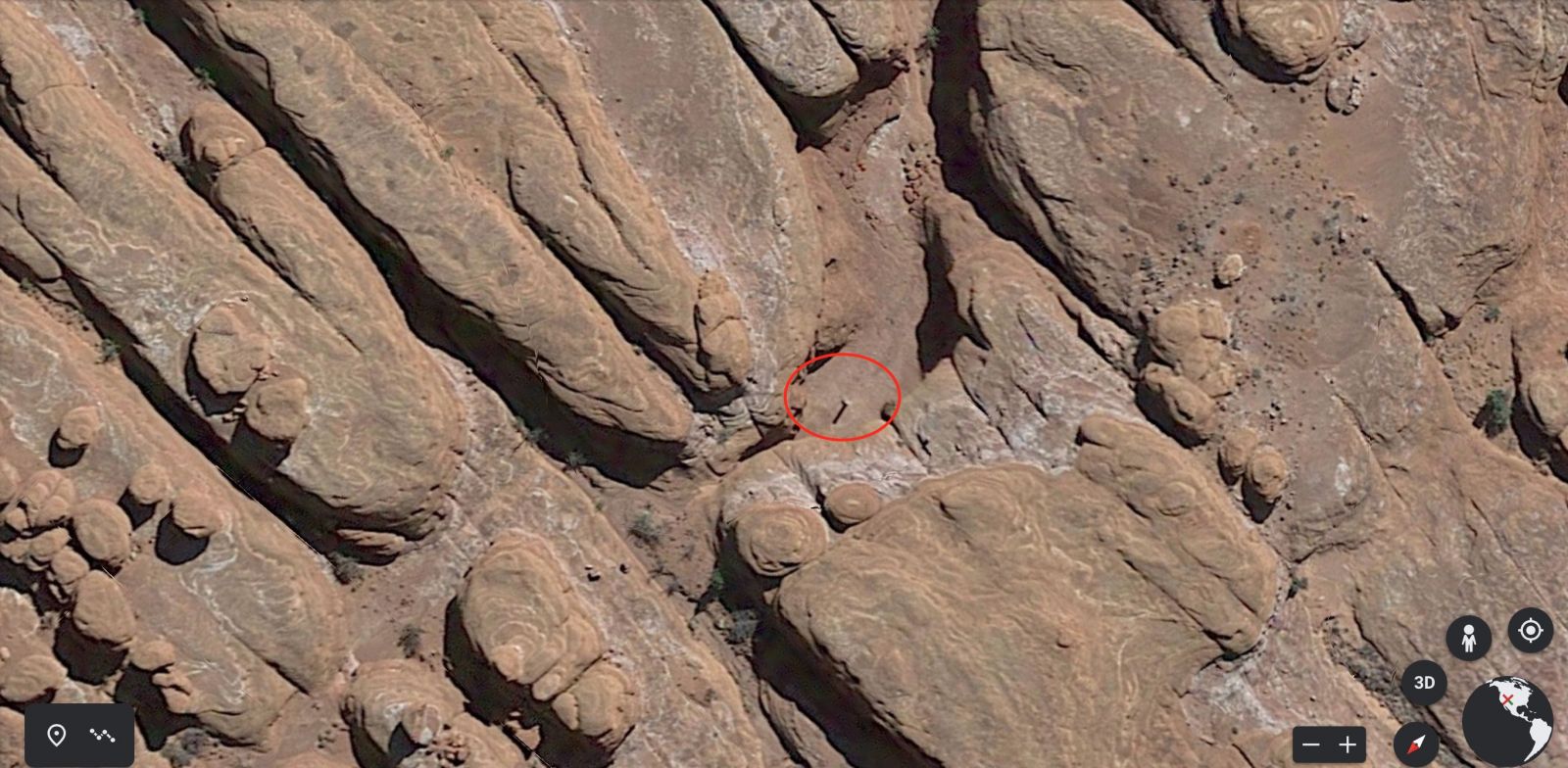 Záhadný monolit leží v utažské poušti již od roku 2016
