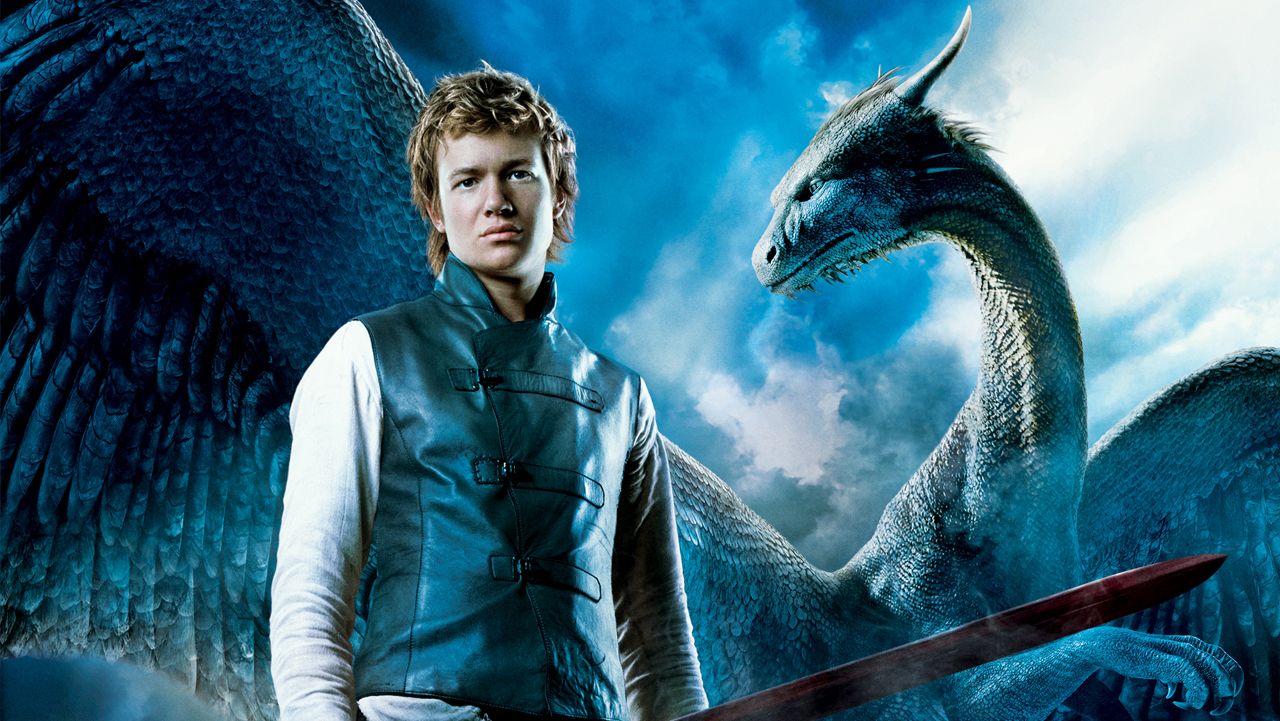 Ed Speelers v úlohe Eragona v rovnomennej snímke. So zroneným srdcom musíme skonštatovať, že film za veľa nestojí. Knihy však áno.