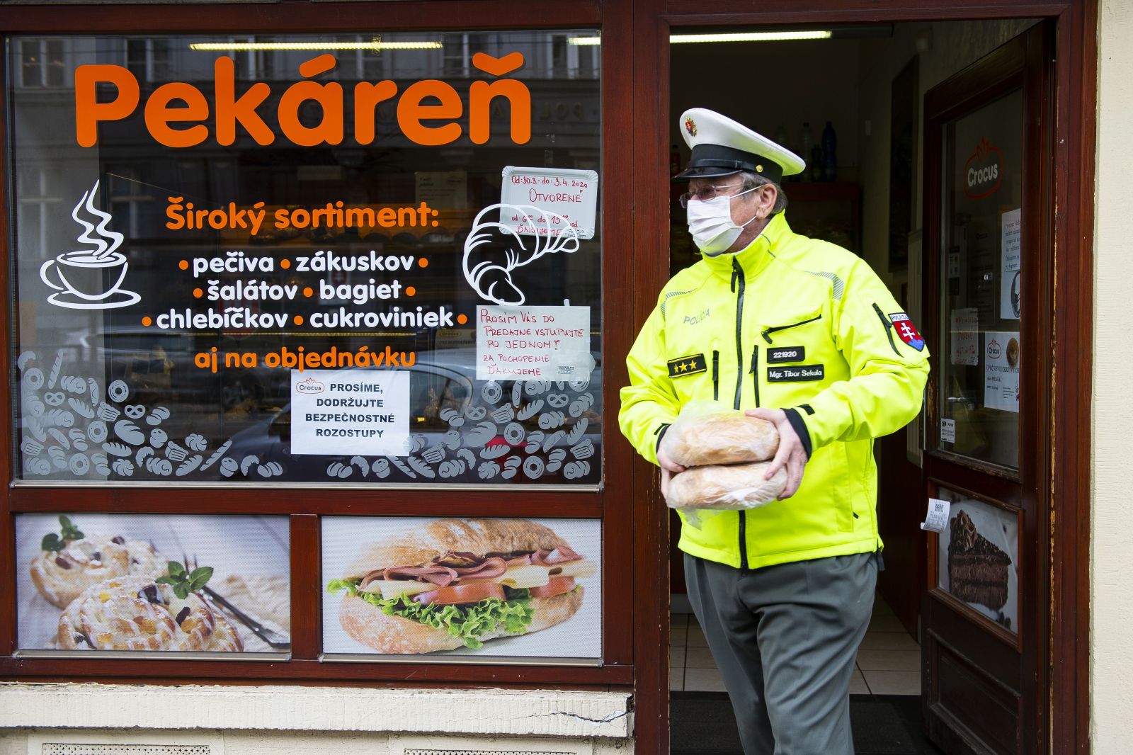 Každý by mal mať možnosť byť jeden deň v týždni s rodinou. Čo si myslia slovenskí podnikatelia o zákaze nedeľného predaja?
