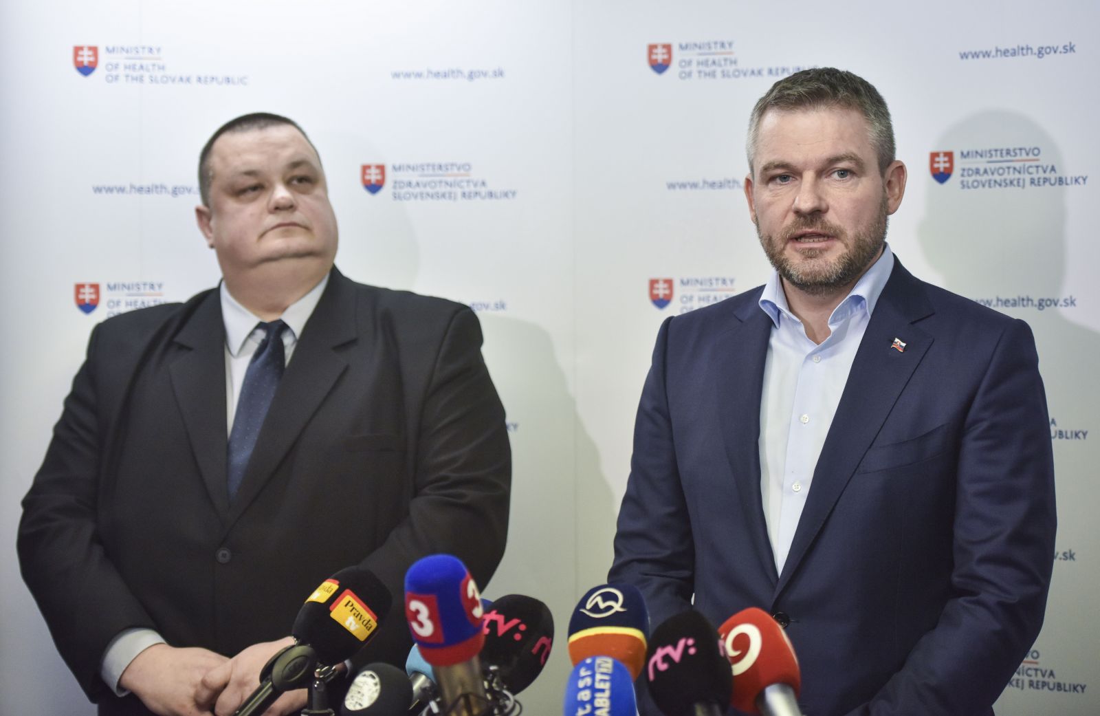 Peter Pellegrini mal spoločné vyhlásenie s hlavným hygienikom SR Jánom Mikasom