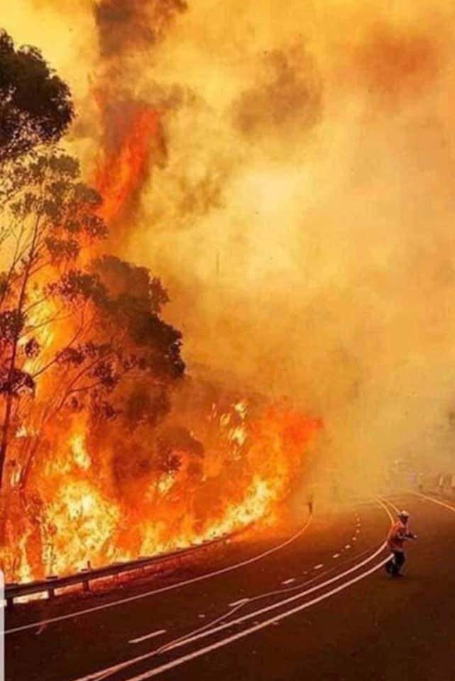 ROZHOVOR: Dobrovoľný hasič v Austrálii: Bol som ochotný stratiť svoj dom pri záchrane domov iných ľudí.