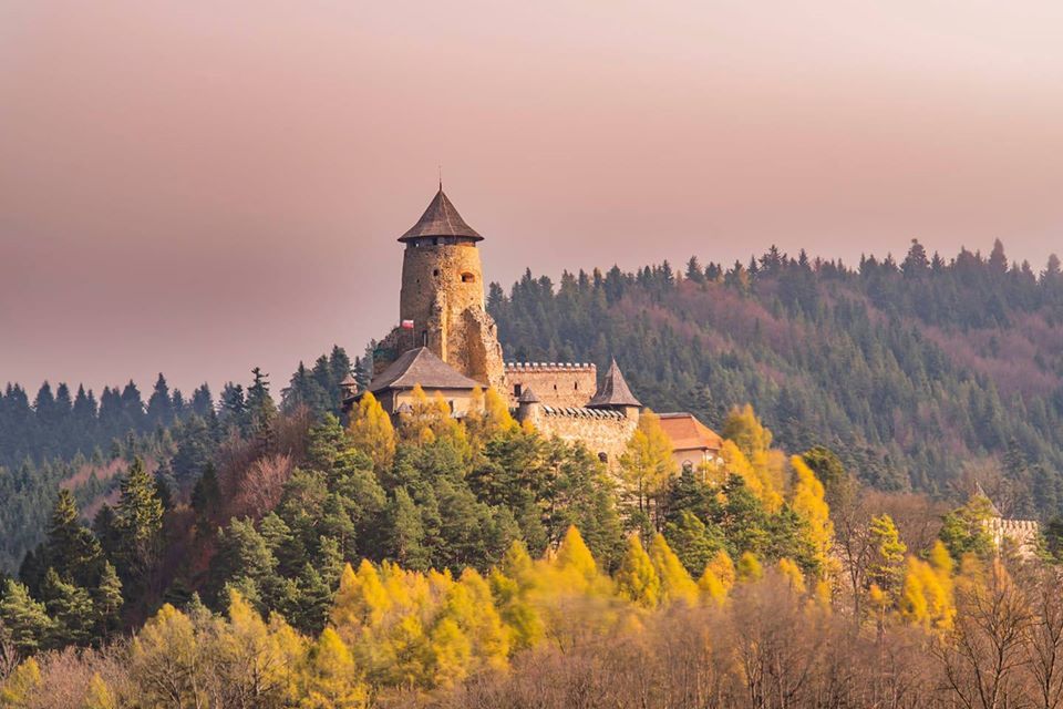 Morbídne povesti a spálená múmia. Slovenské hrady skrývajú desivé tajomstvá, pozri si, na ktoré sa už môžeš ísť pozrieť