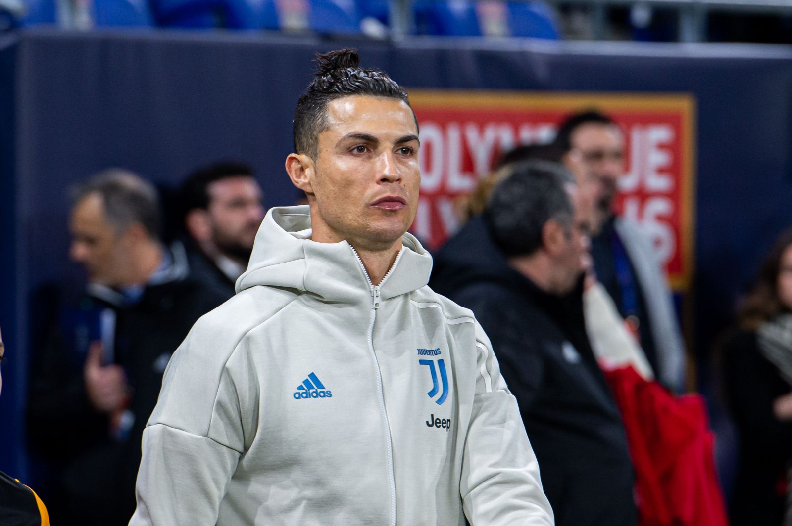 Christiano Ronaldo a ďalší hráči Juventusu sa vzdali platov v hodnote 100 miliónov dolárov, aby pomohli klubu