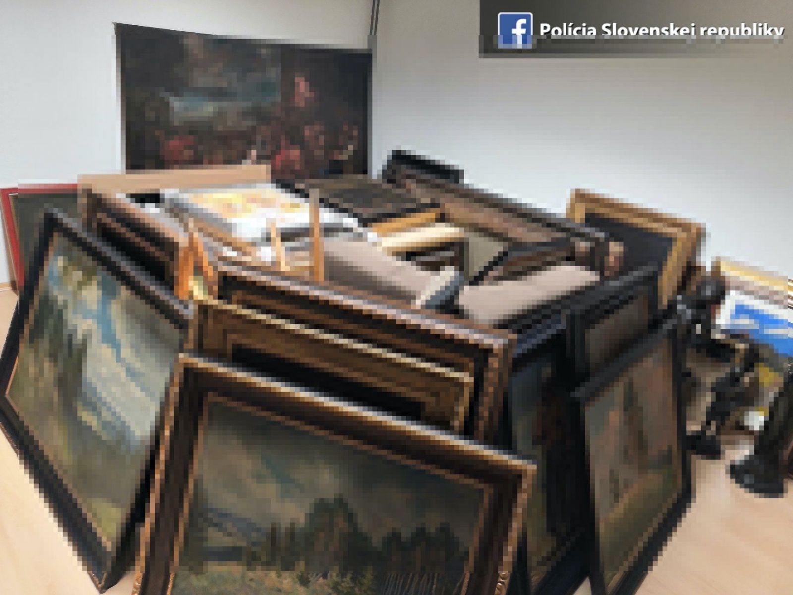 Ďalšia akcia polície proti korupčníkovi. V Rusovciach prehľadávajú dom bývalého riaditeľa Pôdohospodárskej platobnej agentúry