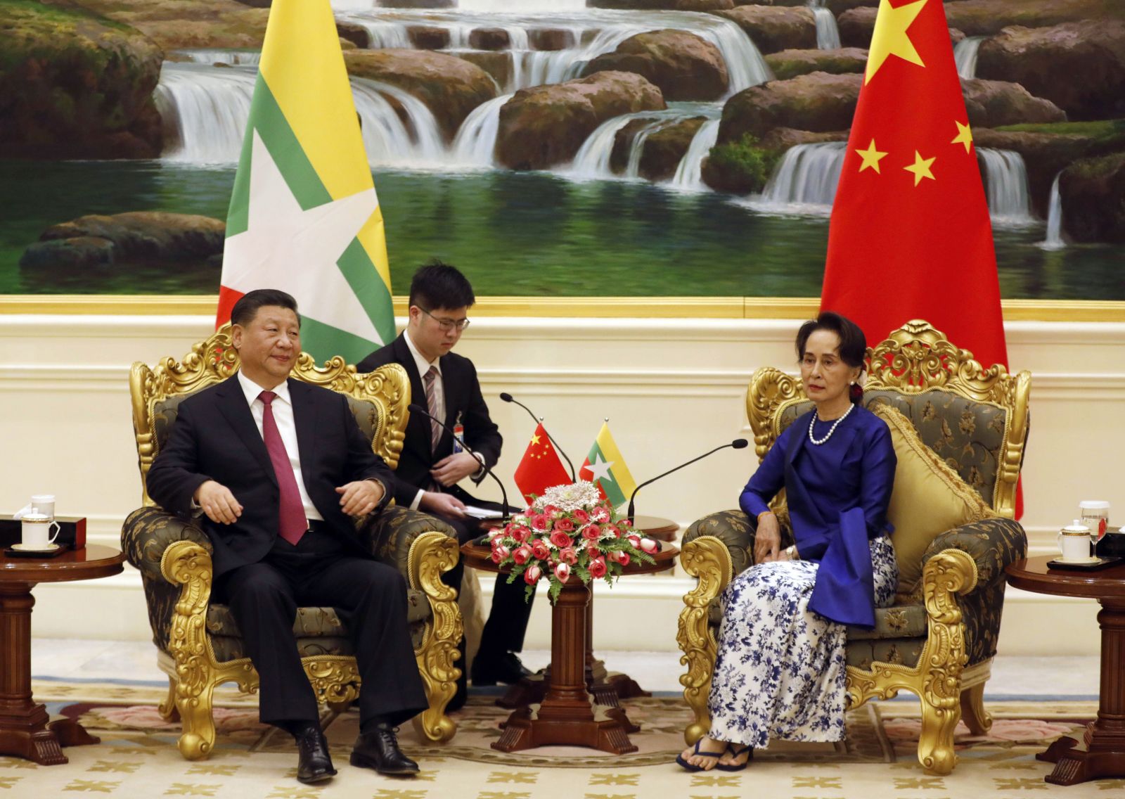 Prezident Si Ťin-pching je v Mjanmarsku na oficiálnej návšteve
