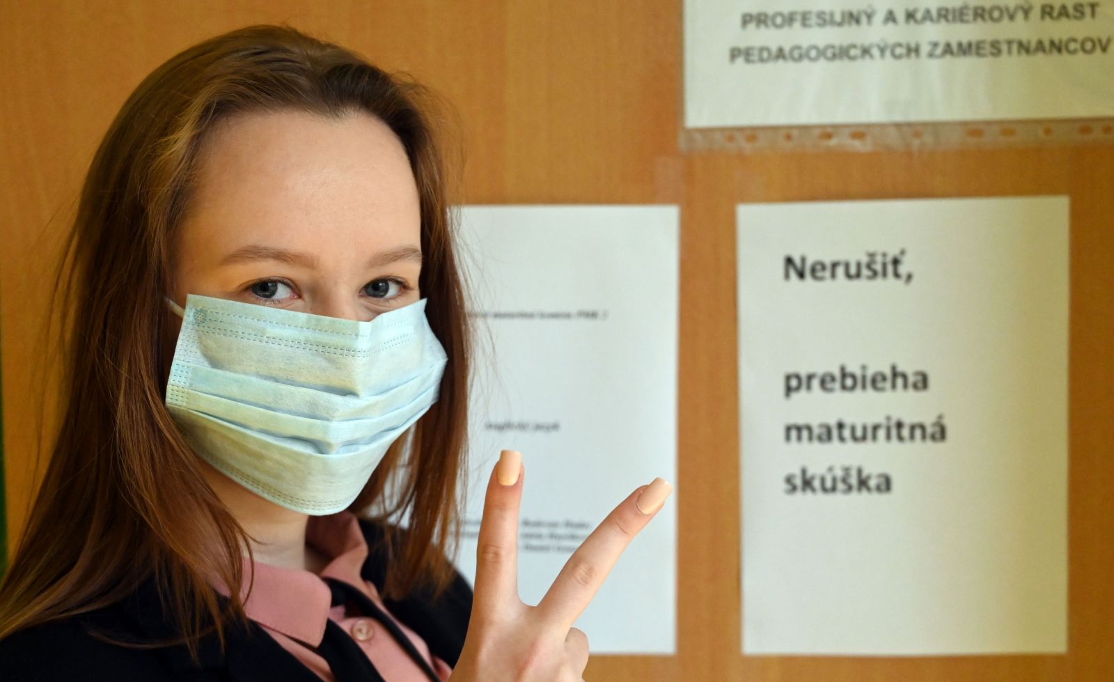FOTOGALÉRIA: Pozri si ako vyzerá maturita počas pandémie