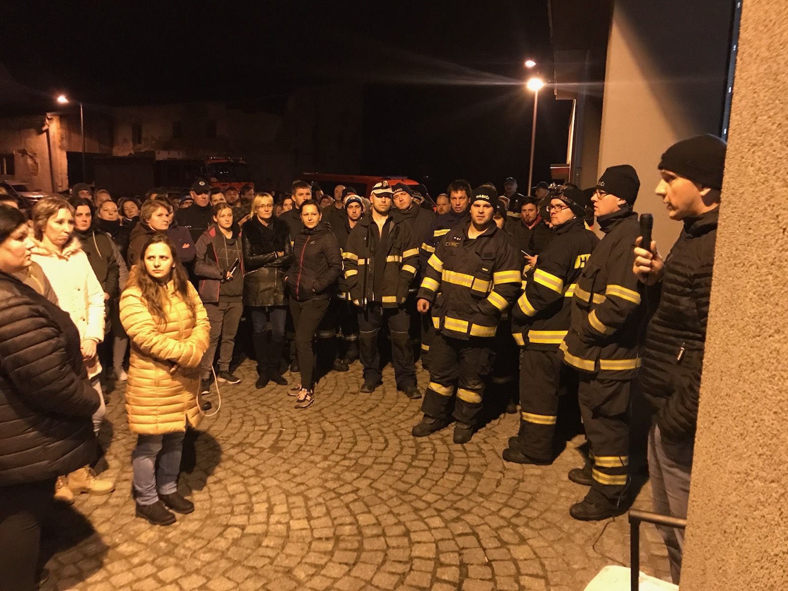 Šestiletou dívku Jesenicka nalezli mrtvou. Do pátrání zapojily desítky policistů, hasičů i dobrovolníků