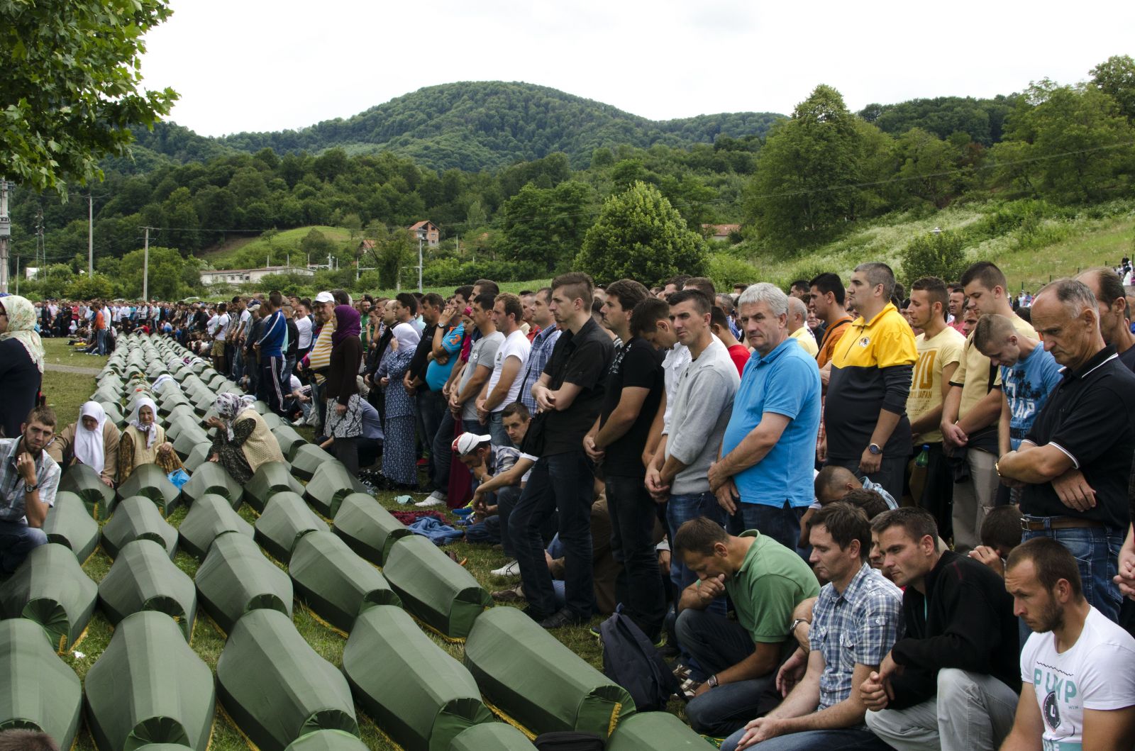 Největší evropská genocida po druhé světové válce má stále reálné obrysy. Srbská armáda během masakru zabila 8 tisíc lidí