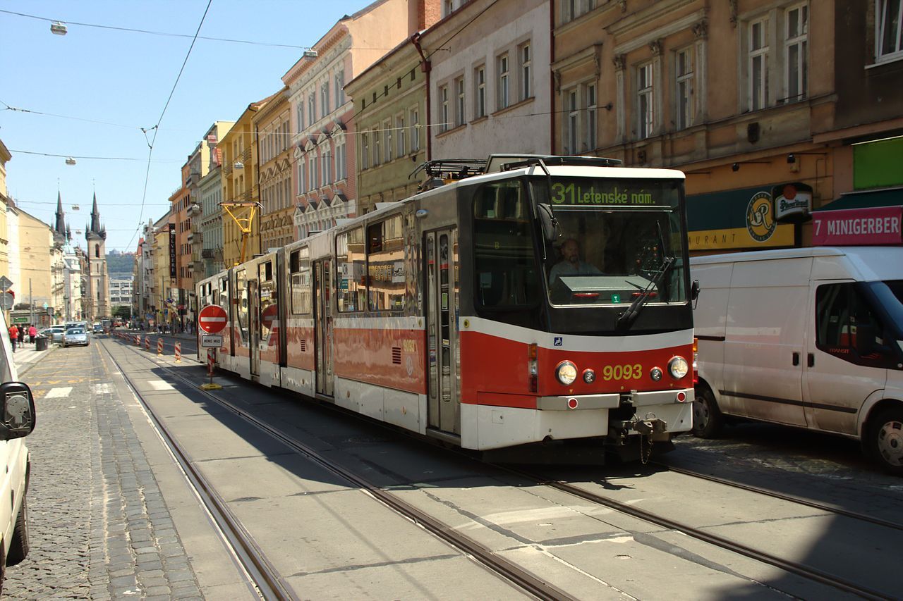 Praha chce zdražit jízdné v MHD. Roční kupon na Lítačku by měl stát až 5 400 Kč