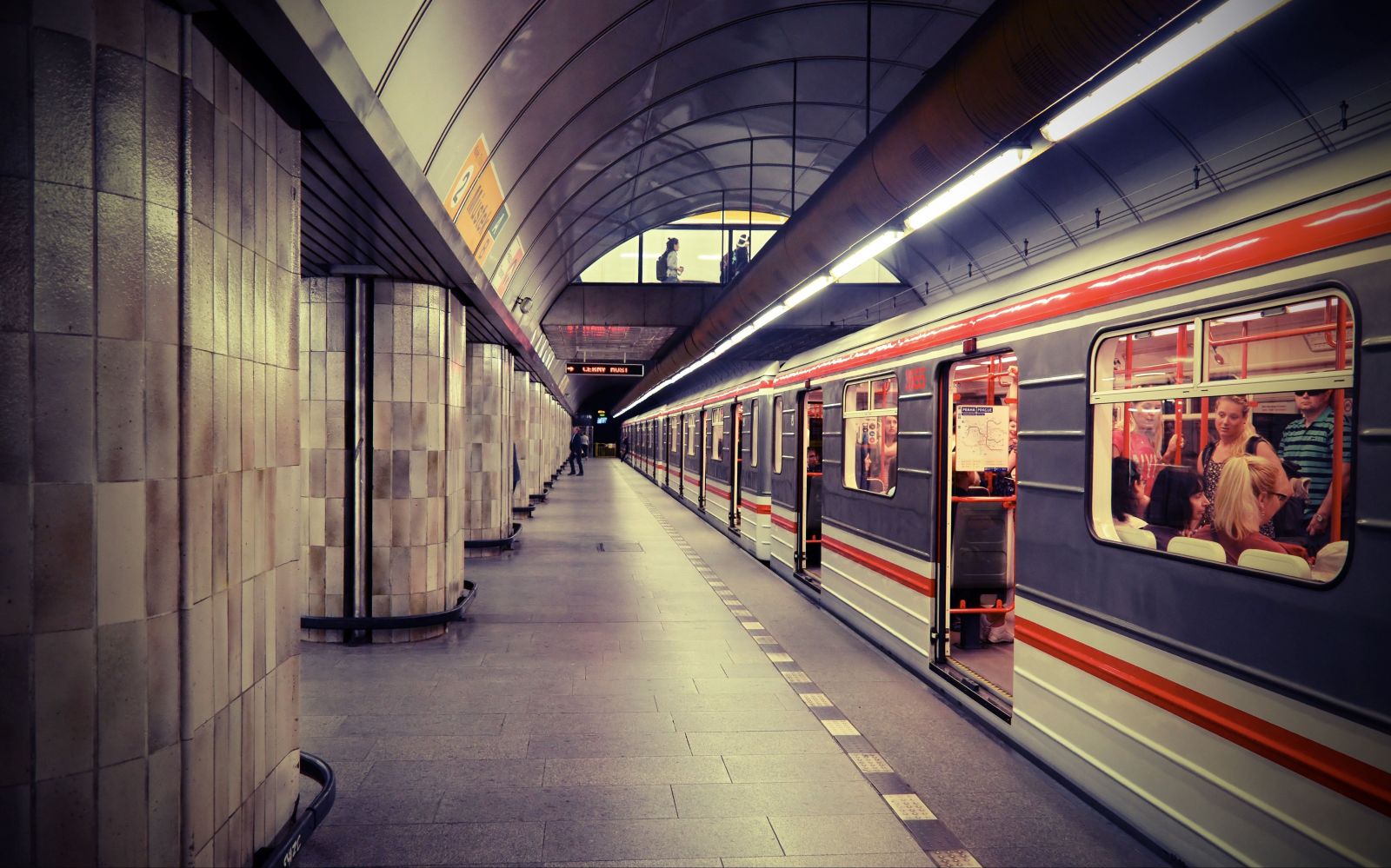Signál v pražském metru bude už od příštího roku. Pokryto má být celé širší centrum