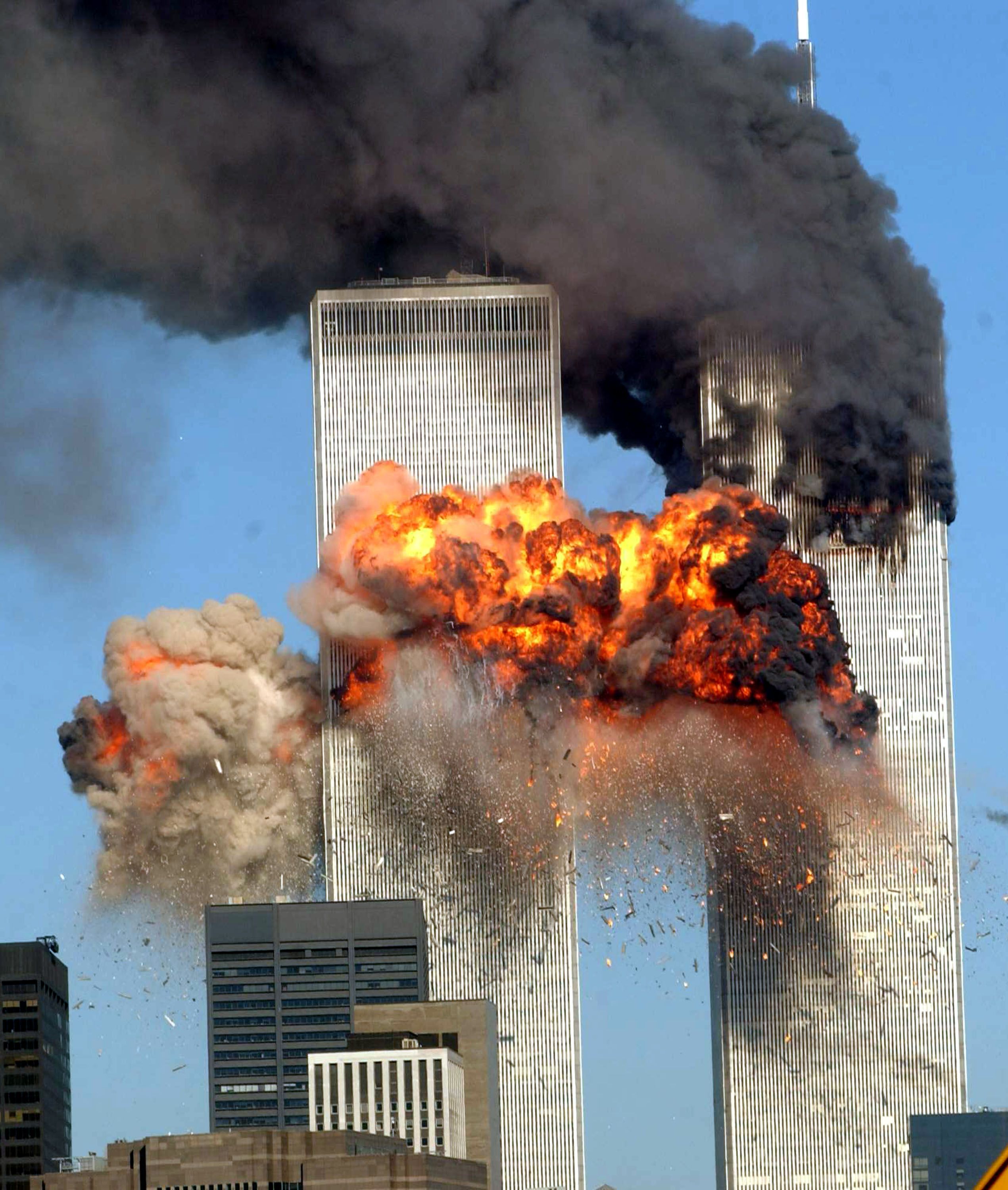 Přerušujeme vysílání. TV a přetížený internet informovali o útocích 11. září 2001 jen chvíli po tragédii, svět dodnes vzpomíná