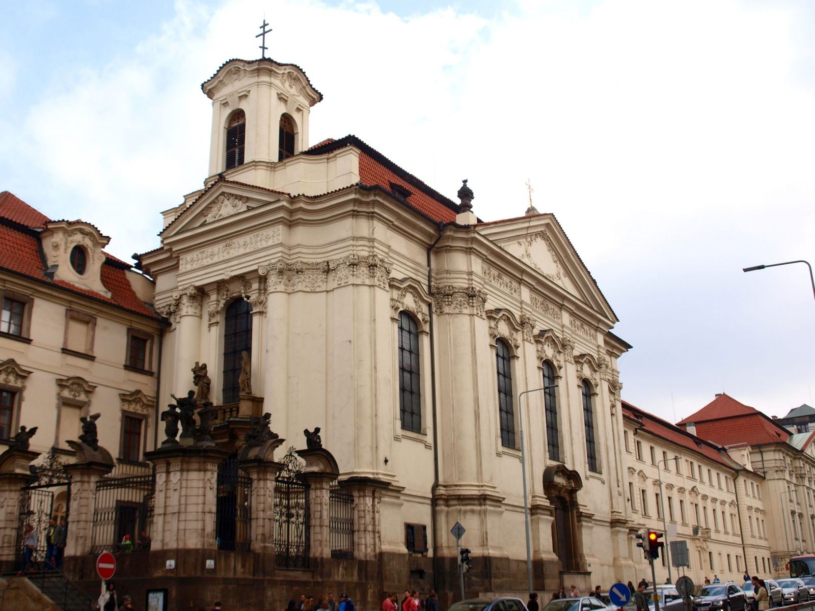 Budova rozhlasu, kostel spjatý s Anthropoidem nebo Hlávkova kolej. Tyto české stavby se staly novými kulturními památkami