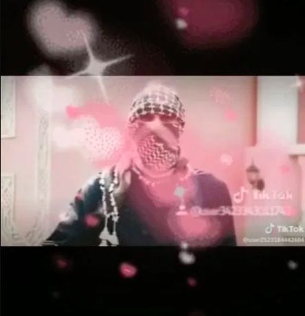 ISIS šíří propagandu přes TikTok. Zveřejňuje tam fotky mrtvol s filtry a srdíčky