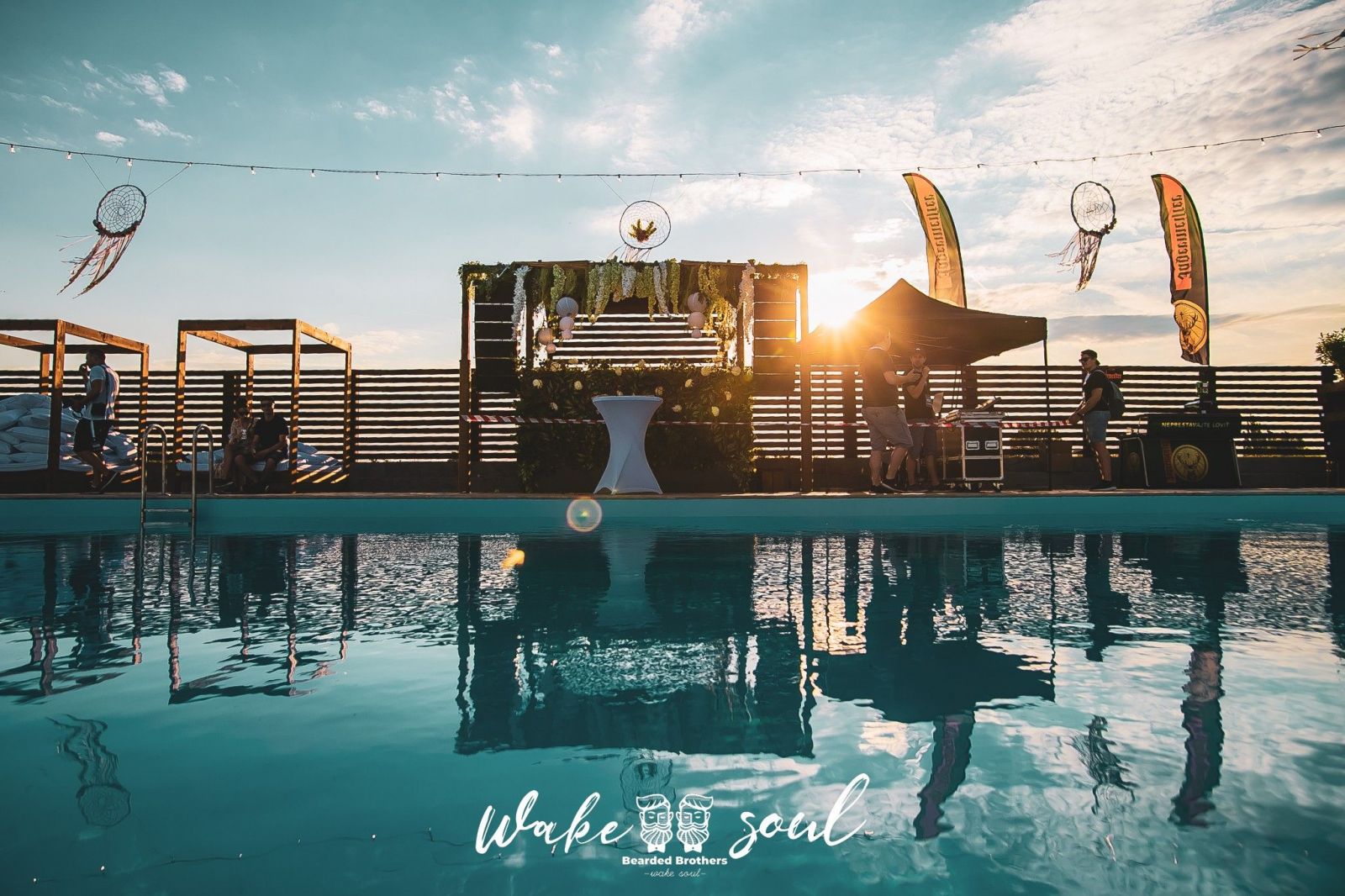 24 DJov z celého sveta v novom plážovom klube Wake Soul pri Piešťanoch. Príď si užiť nálož elektronickej hudby na Levity festivale
