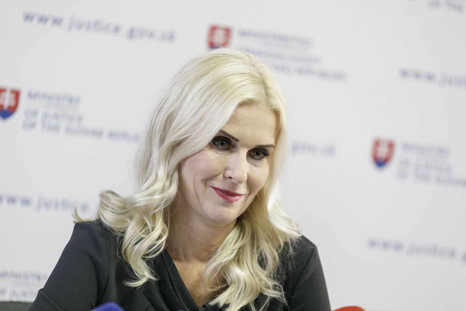 Na snímke štátna tajomníčka Ministerstva spravodlivosti Monika Jankovská (Smer-SD) počas tlačovej konferencie v Bratislave 3. septembra 2019. Jankovská oznámila, že odstupuje zo svojej funkcie.