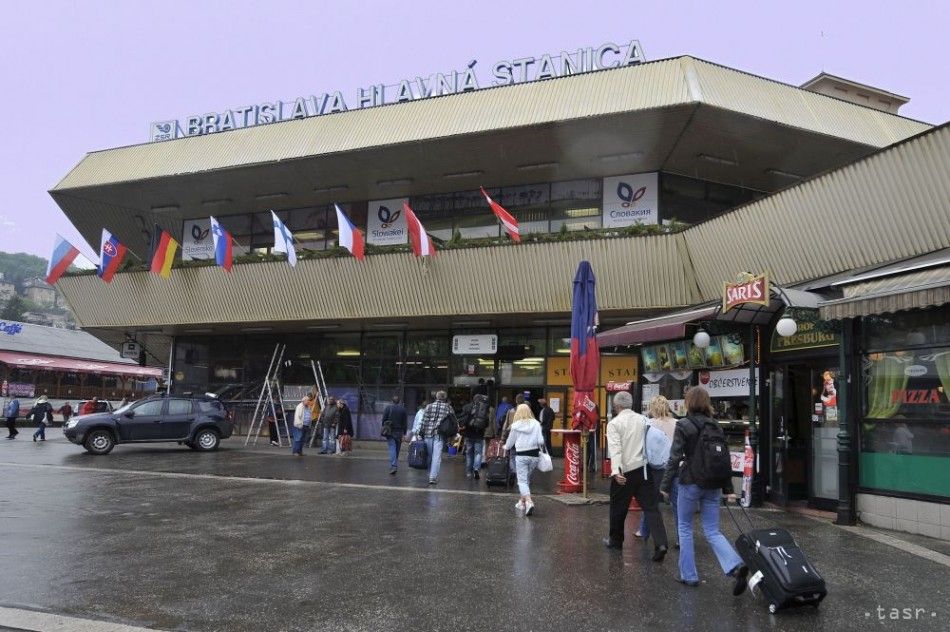 Na najbližších MS v hokeji sa opäť budeme hanbiť za Hlavnú stanicu v Bratislave. Rekonštrukcia sa posúva