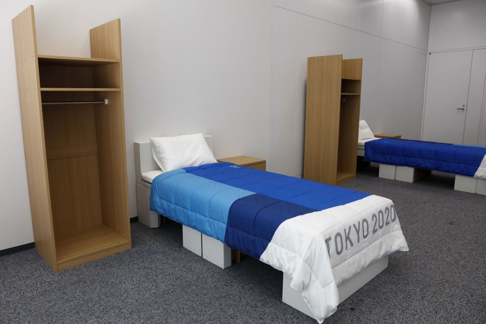 Olympionici v Tokiu budú spať na posteliach z recyklovaných krabíc. Organizátori chcú, aby bola udalosť ekologickejšia