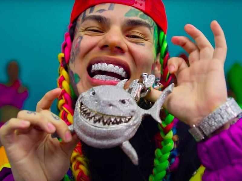 V sobotu bude Tekashi 6ix9ine definitívne voľný. Čo chystá, kto sa stará o jeho bezpečnosť a čím skoro tromfol Eminema?