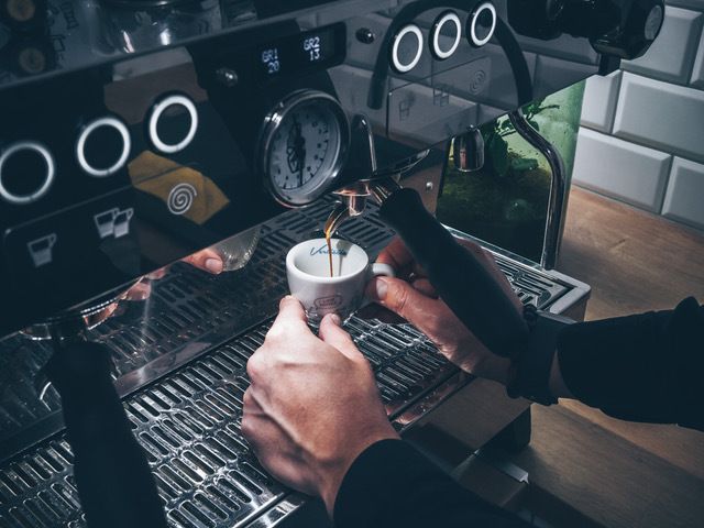 Tento slovenský chatbot je odborník na kávu. Poradí ti tak, aby tvoje chuťové poháriky zažili orgazmus