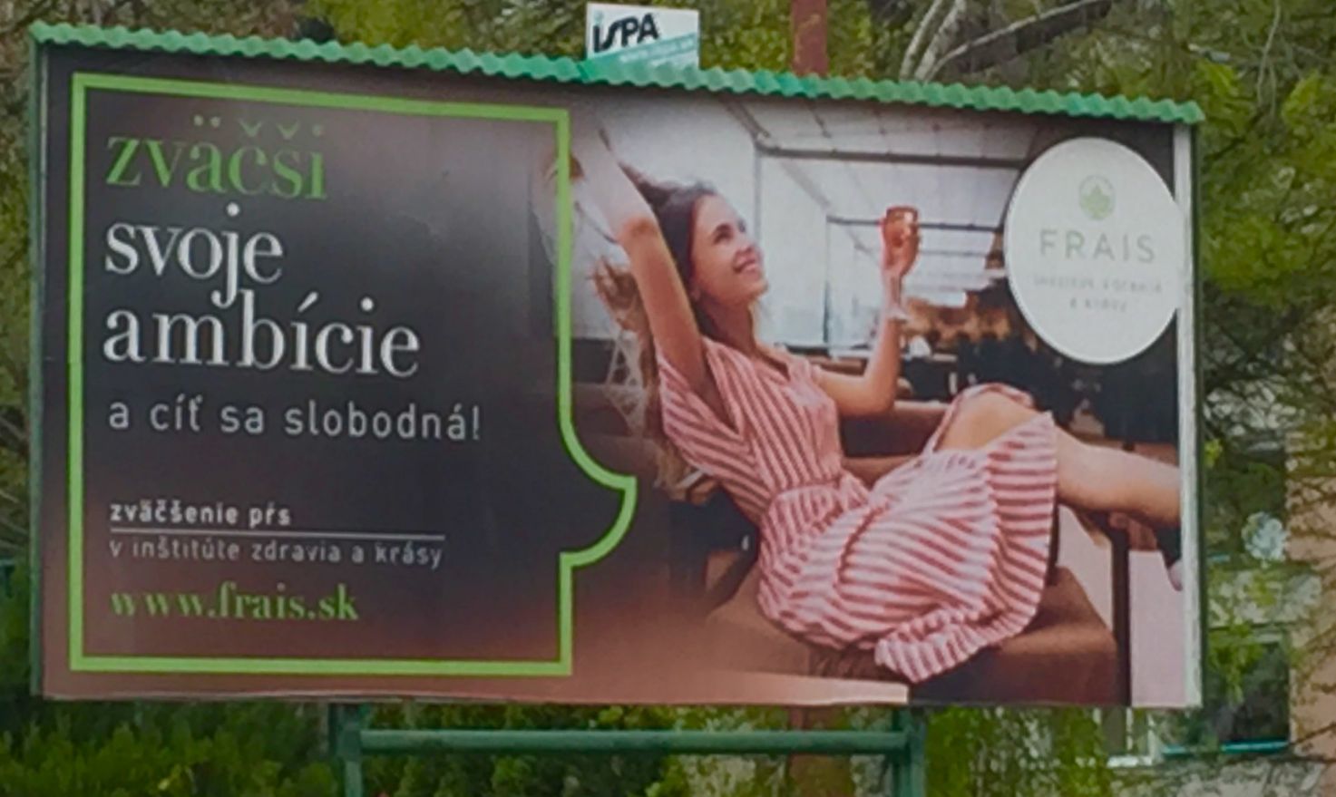 Slovenská polícia, hasiči aj politická strana budú bojovať o titul najsexistickejšej reklamy za uplynulý rok