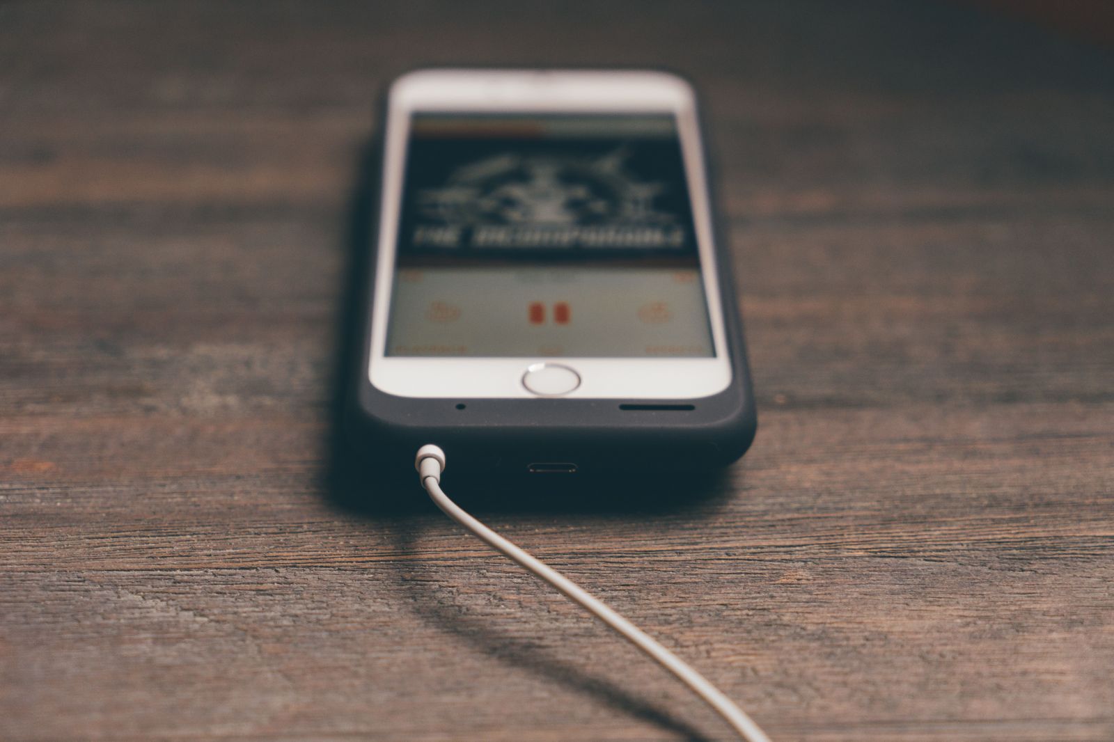Rýchlejšie nabitý iPhone či výber slúchadiel s Bohemian Rhapsody. Technologické lifehacky, ktoré musíš poznať