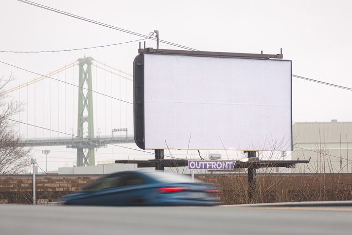 Marketingová agentúra nechala po celom meste prázdne billboardy, aby si ľudia oddýchli od otravnej reklamy