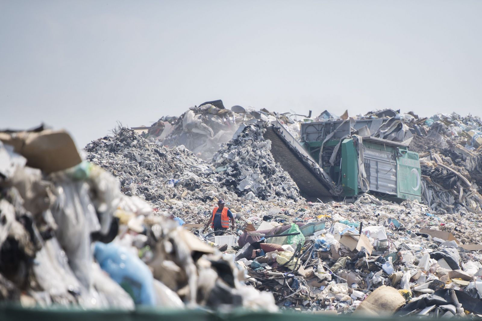 Slovák vyhodí až vyše kilogram odpadu denne, žiadna krajina EÚ nezvýšila produkciu odpadu tak veľmi ako my